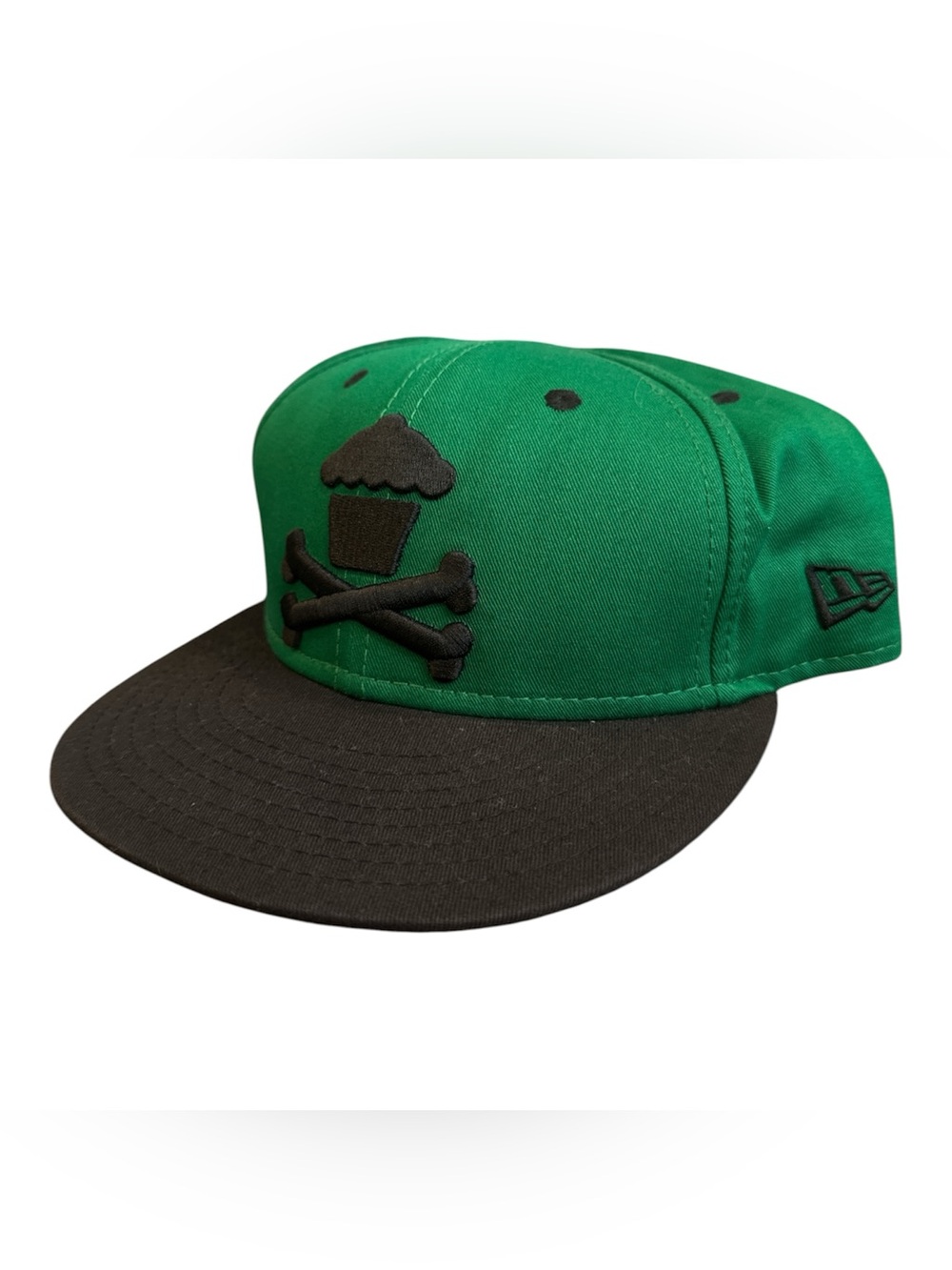 New Era x Johnny Cupcakes Crossbones Logo Green Fitted Flat Brim Hat 7 1/4 Rare